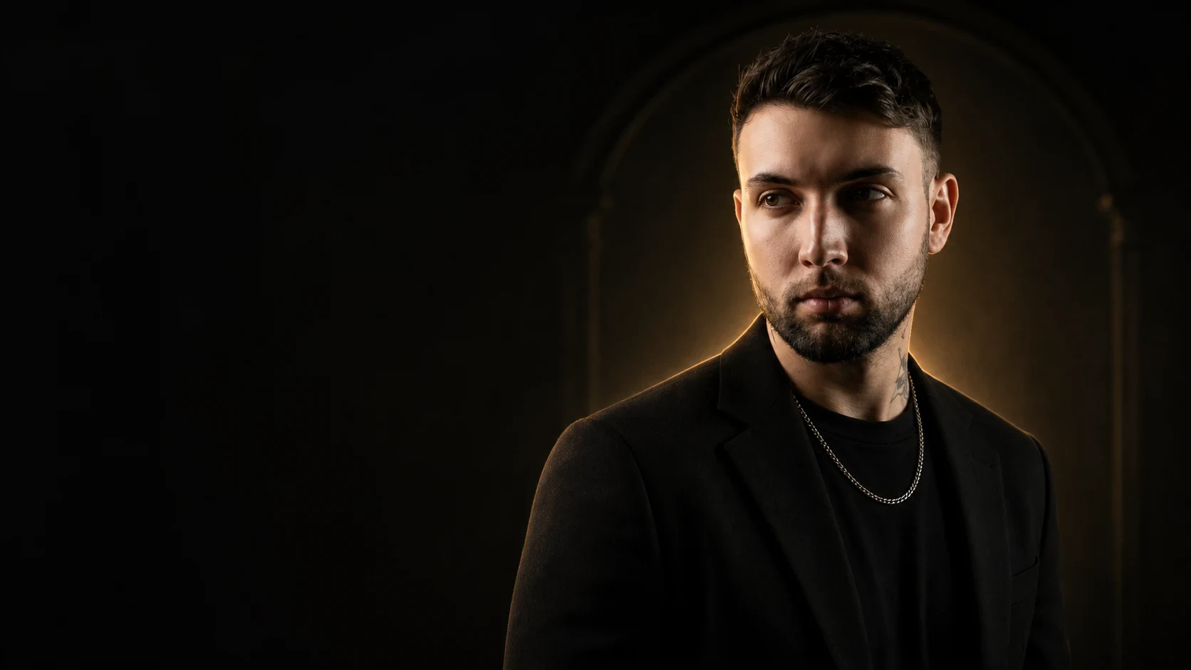 Press portrait of LV